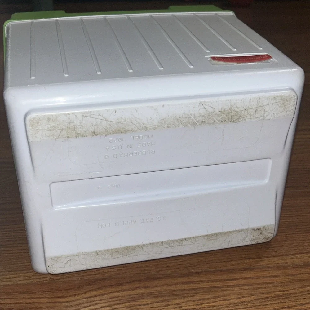 Vintage Lime Rubbermaid Model 1922 Sidekick Personal Cooler Lunchbox 6-Pk 3-Qt